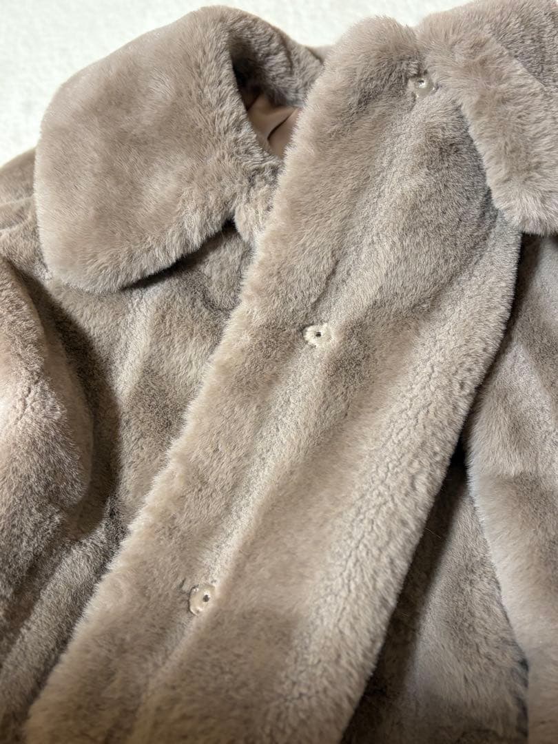 ジャケット・アウター Herlipto Winter Love Faux Fur Coat2025