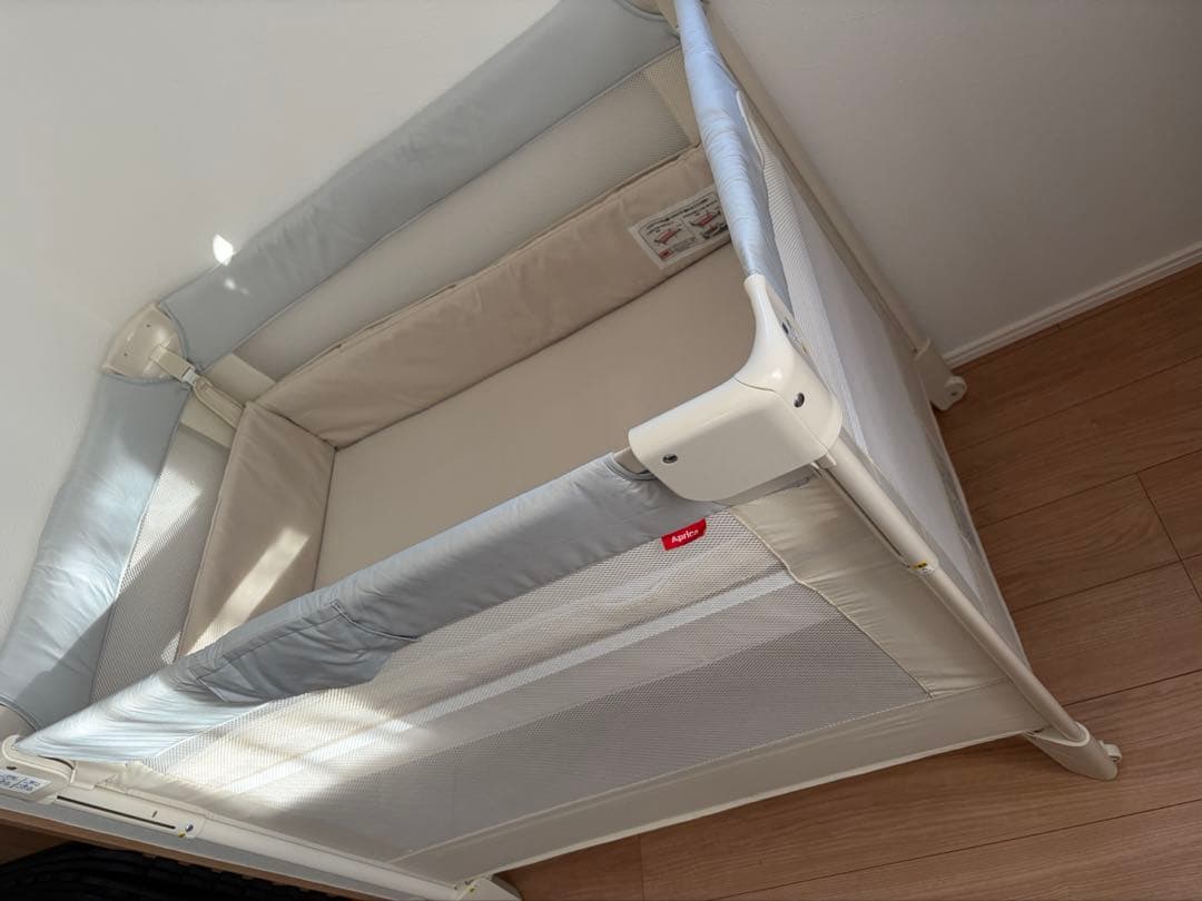 ココネルエアー ベビーベッド　アップリカ
