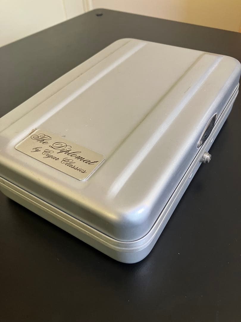 ZERO HALLIBURTON アルミ　シガーケース