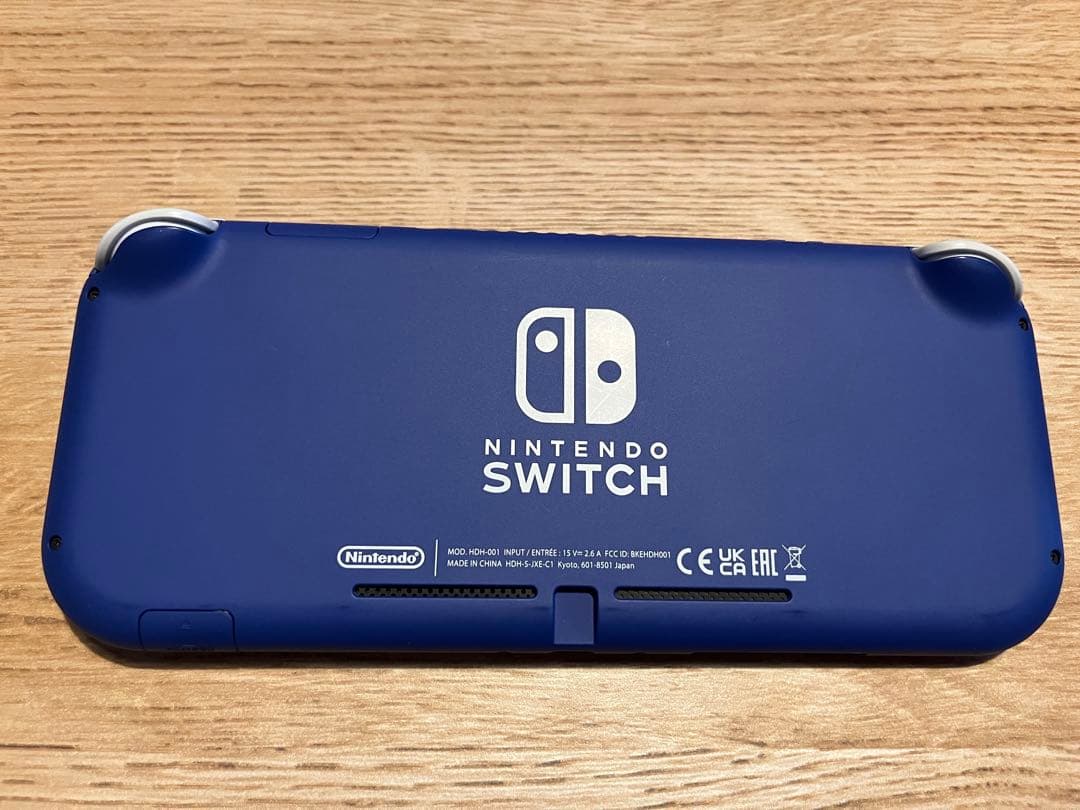 美品　Switch lite ブルー　箱、ケースあり　初期化済み