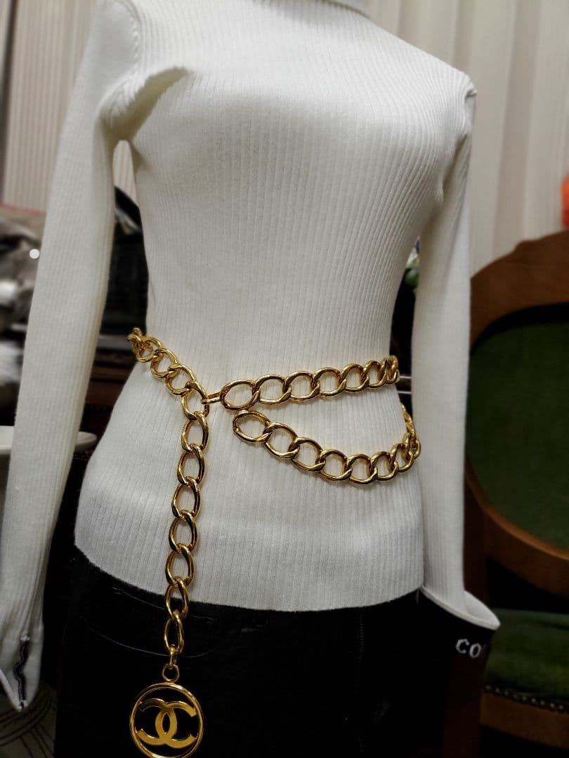 ★l★CHANEL ゴールドチェーンベルト ロゴチャーム付き