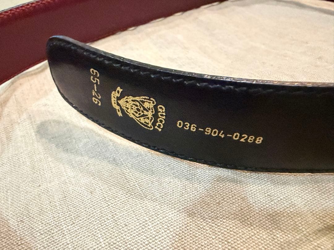 Cam。GUCCI レザー ベルト 黒 赤 ゴールドバックル