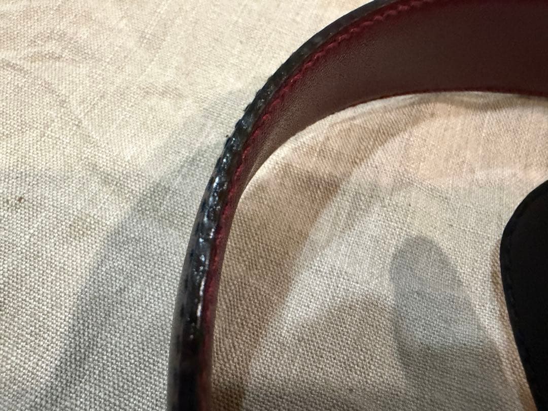 Cam。GUCCI レザー ベルト 黒 赤 ゴールドバックル