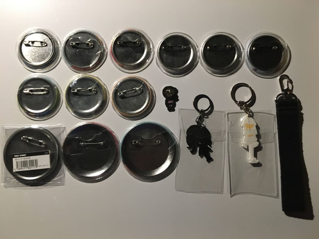 twice ジヒョ 缶バッチ キーホルダー ピンバッチ