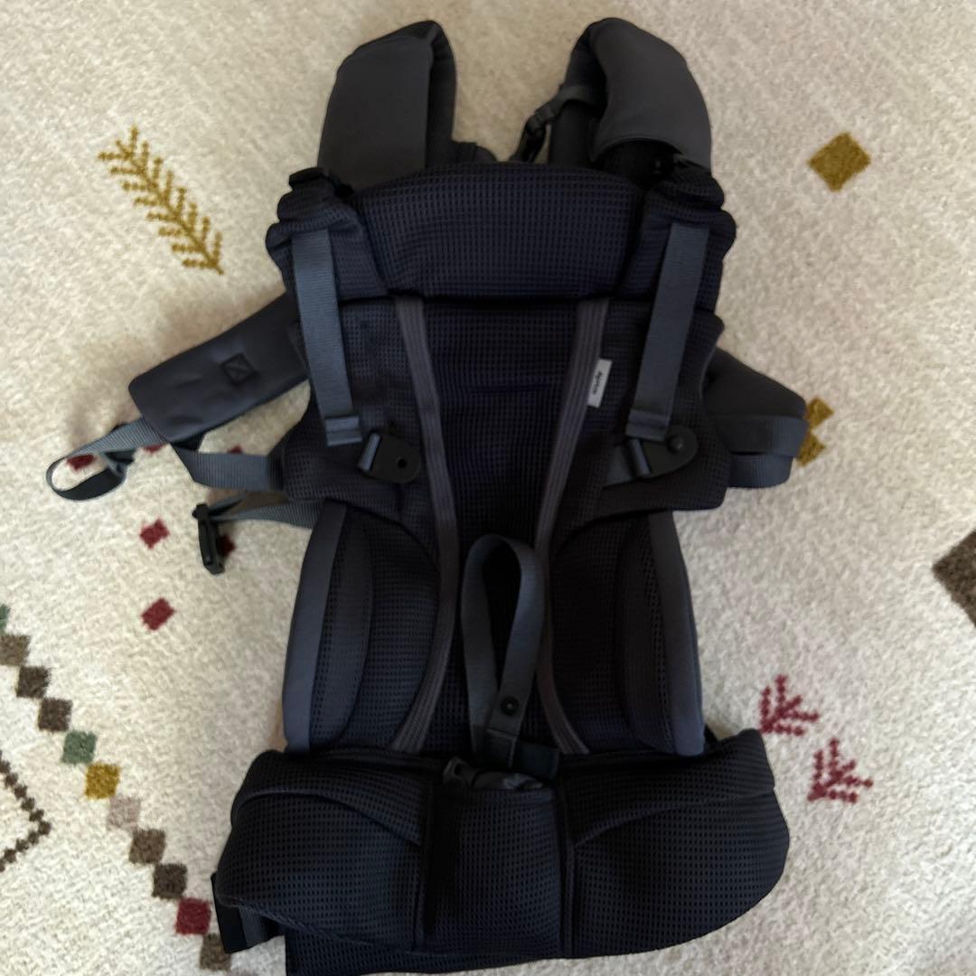 アップリカ　ダークグレー 抱っこ紐