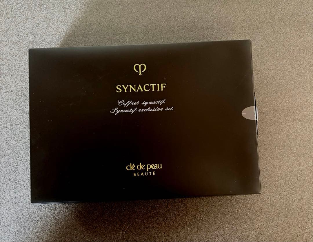 リサ　クレ・ド・ポーポーテシナクティフ　コフレシナクティフ