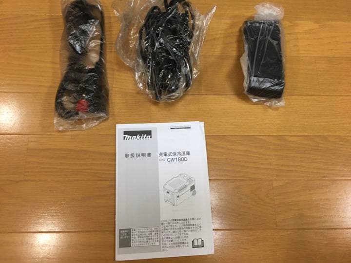 マキタ クーラーボックス　充電式保冷温庫 CW180DZ 送料込み