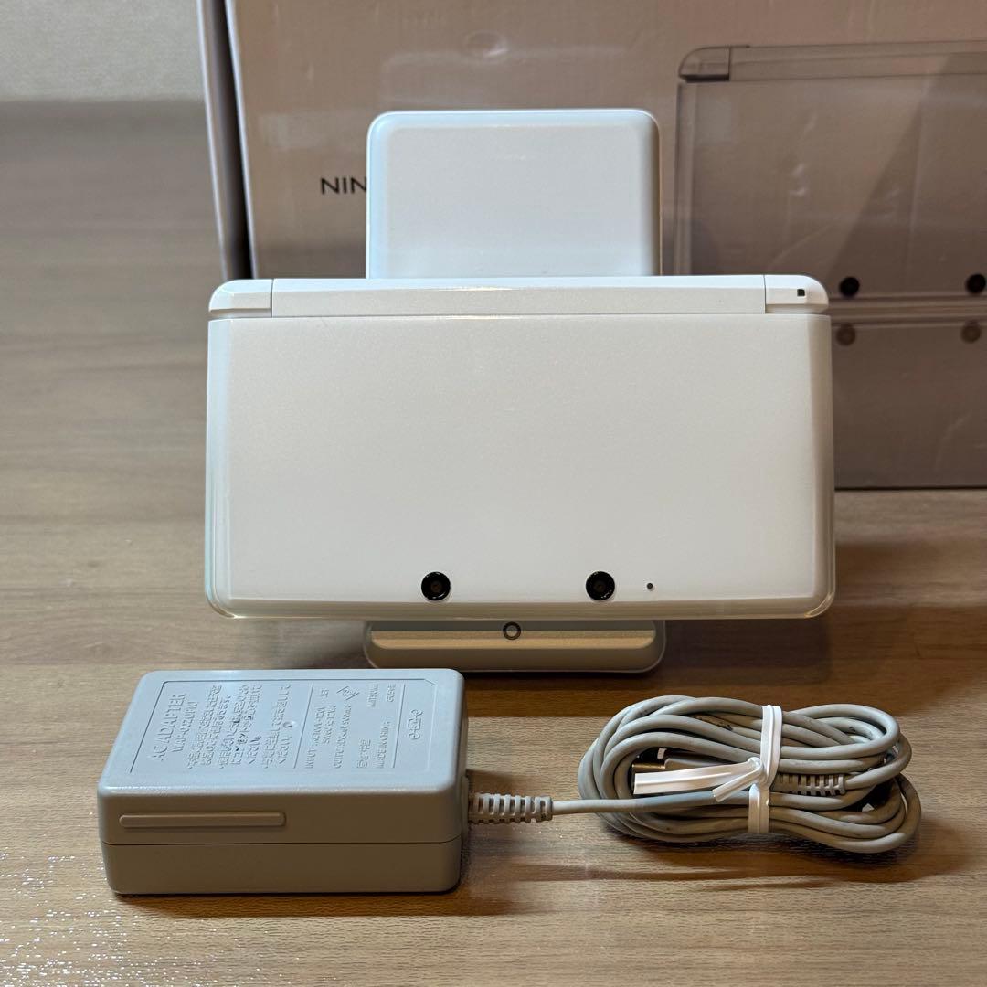 4-395 ニンテンドー3DS アイスホワイト 箱付き