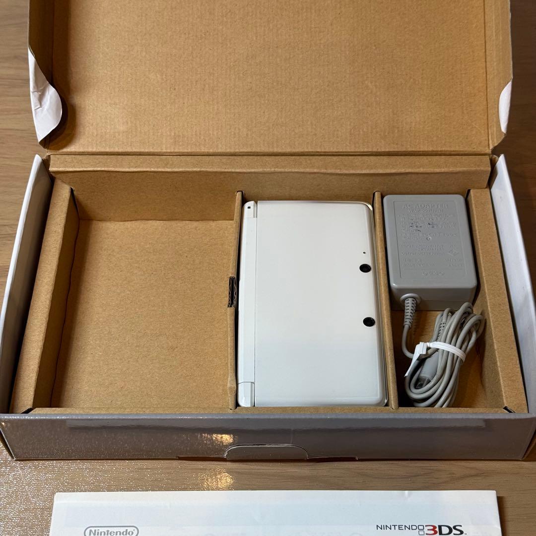 4-395 ニンテンドー3DS アイスホワイト 箱付き
