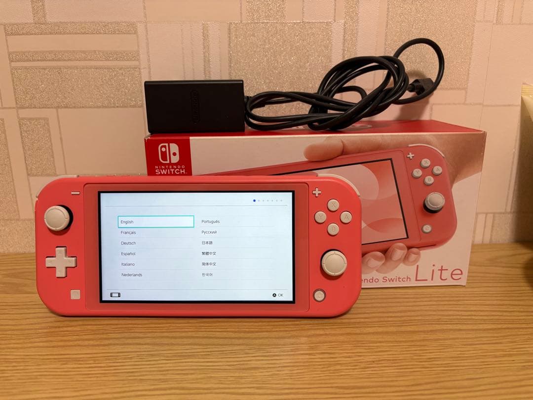 Nintendo SwitchLite コーラルピンク