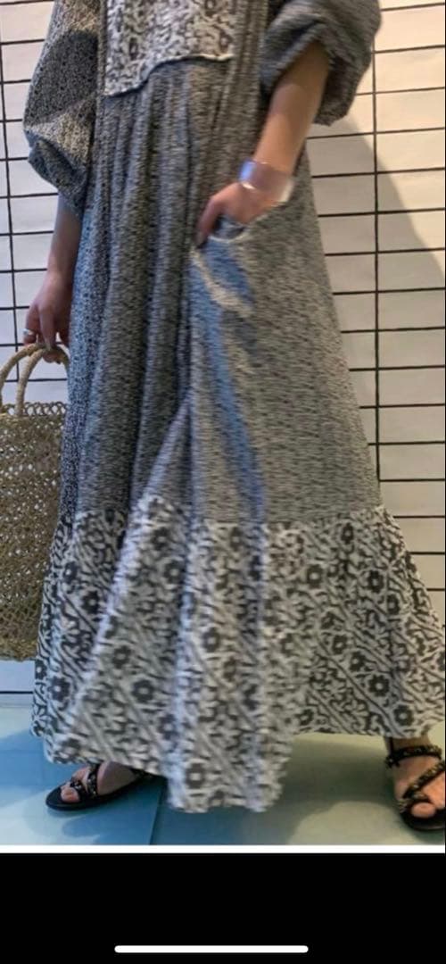 サラマリカ　Vネックロングワンピース