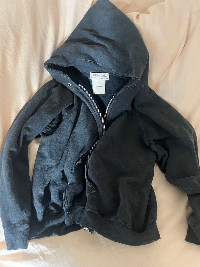 シシクイ　百々千晴　ZIPパーカー　黒　レミレリーフ　ロンハーマン