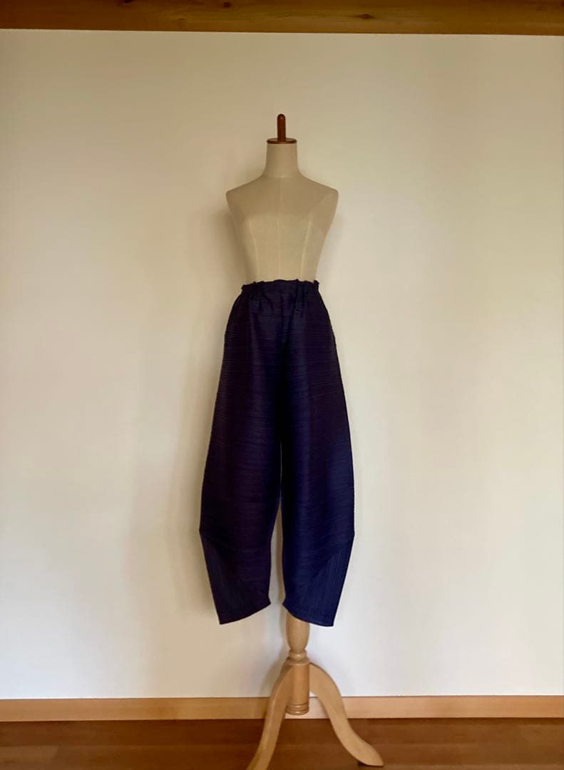 PLEATS PLEASE シッカーバウンスパンツ　ネイビー美品　クリーニング済
