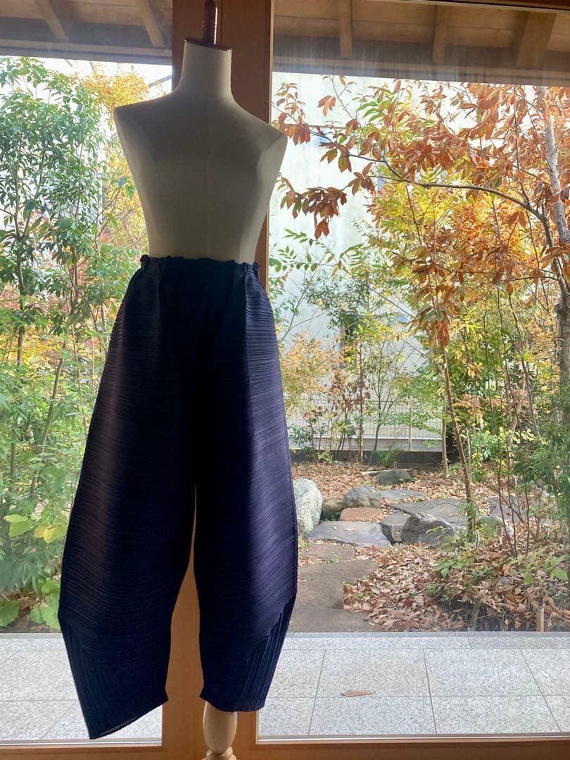 PLEATS PLEASE シッカーバウンスパンツ　ネイビー美品　クリーニング済