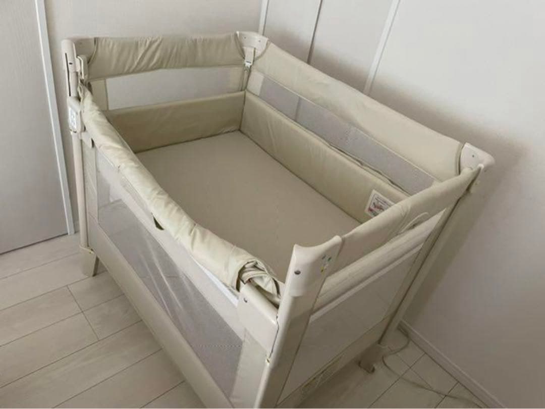 アップリカ ココネルエアー　ベビーミニベッド　ミルクホワイト