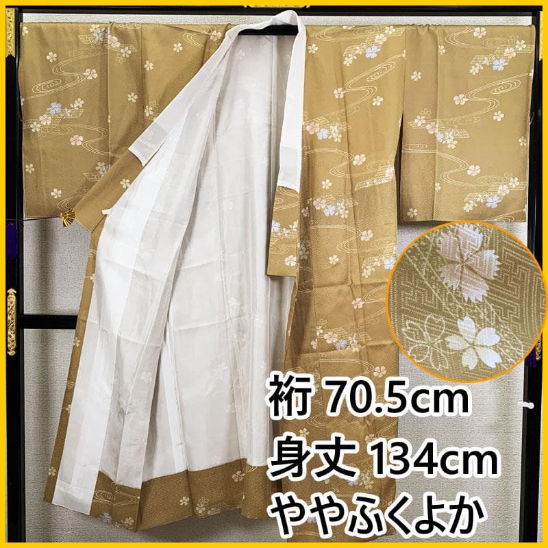 511mu57◆ややふくよか 長襦袢 流水に桜筏 正絹 半衿付◆未使用品 美品