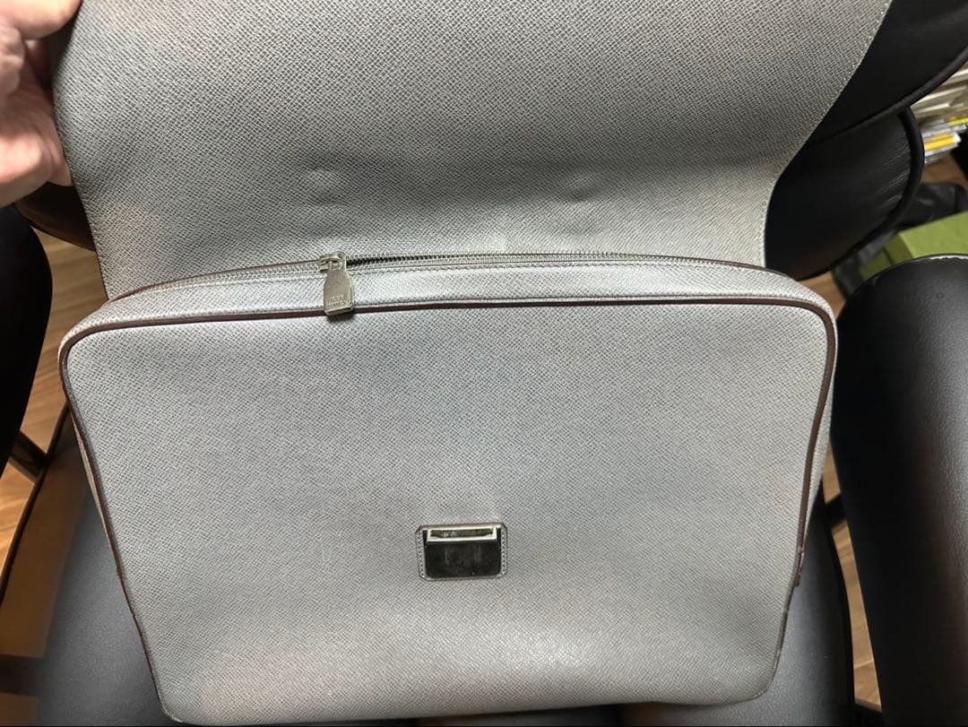 m*a様 Louis Vuitton グレー ビジネスバッグ