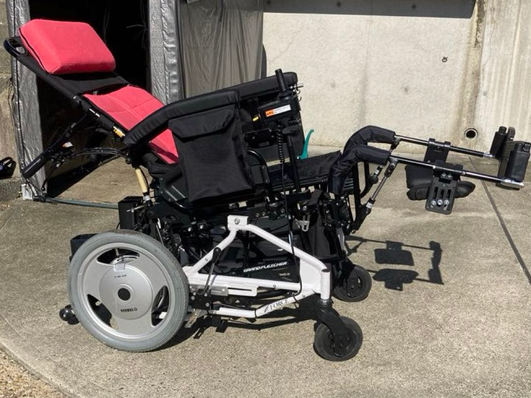 電動車椅子 充電器2個&バッテリー3個、MIKIグランドフリッチャー