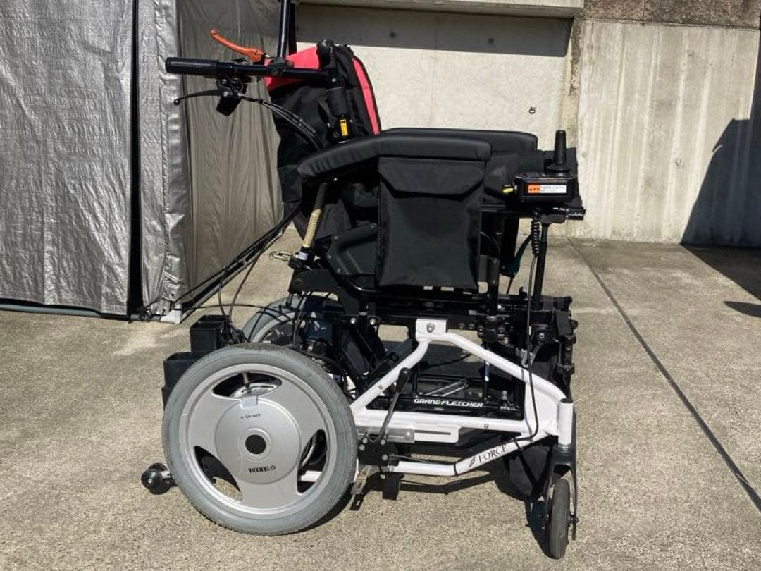 電動車椅子 充電器2個&バッテリー3個、MIKIグランドフリッチャー