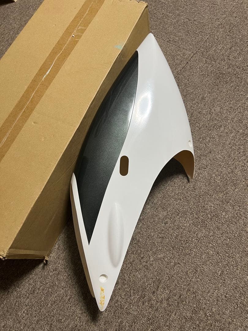 未使用　90クラスFRPキャノピーラジコンヘリコプター