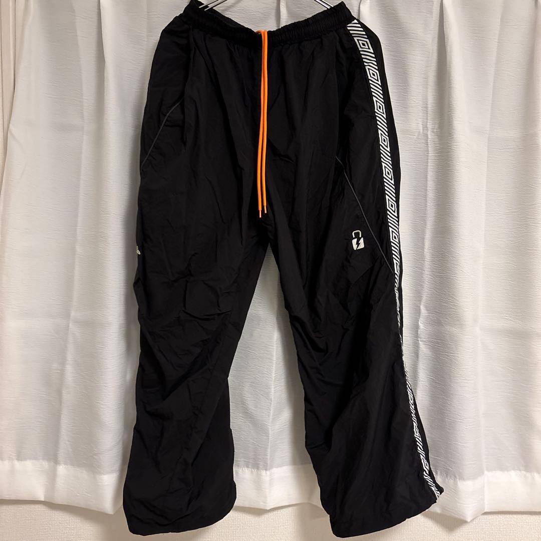 vaultroom VR × UMBRO NYLON JACKET