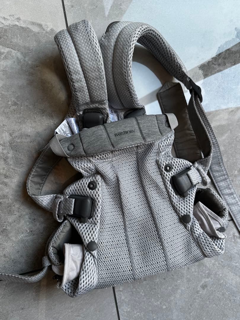 ベビービョルン抱っこ紐　ハーモニー