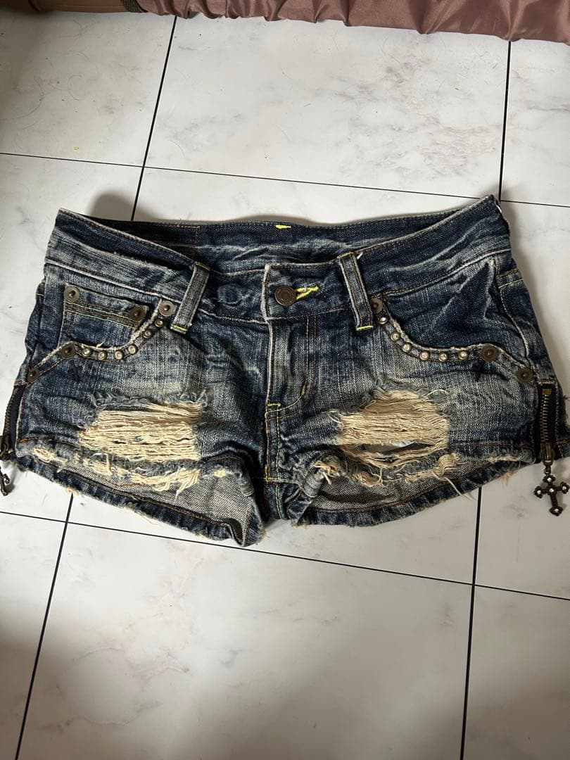 d.i.aショートパンツ