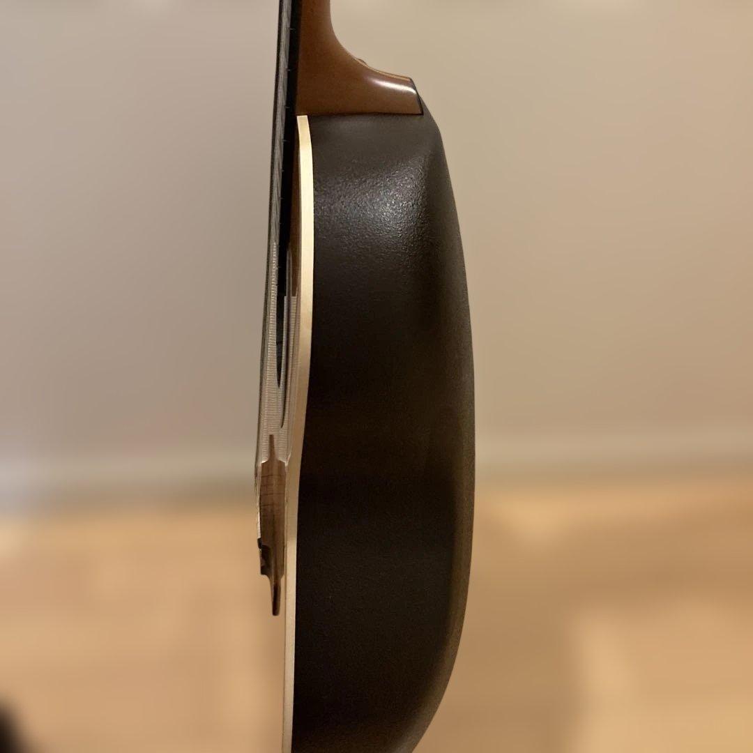 Ovation 1713 Classicギター ハードケース、弦2本付