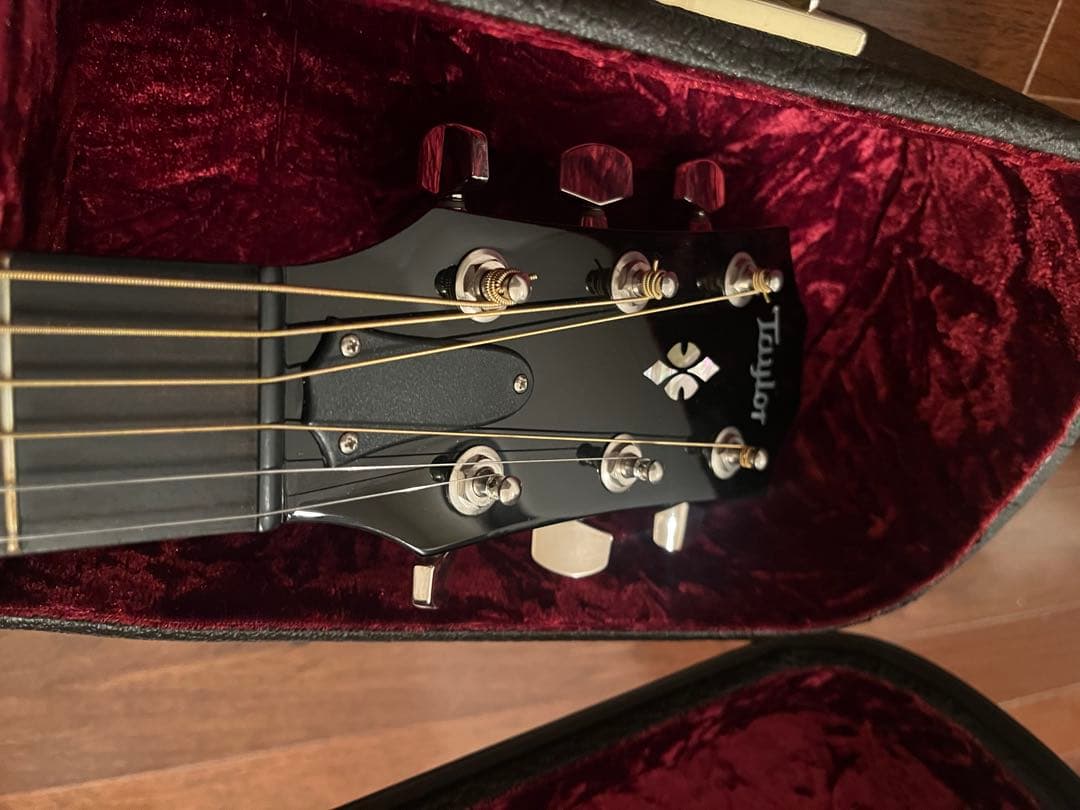 【美品】Taylor 712ce V-Class おまけ付き