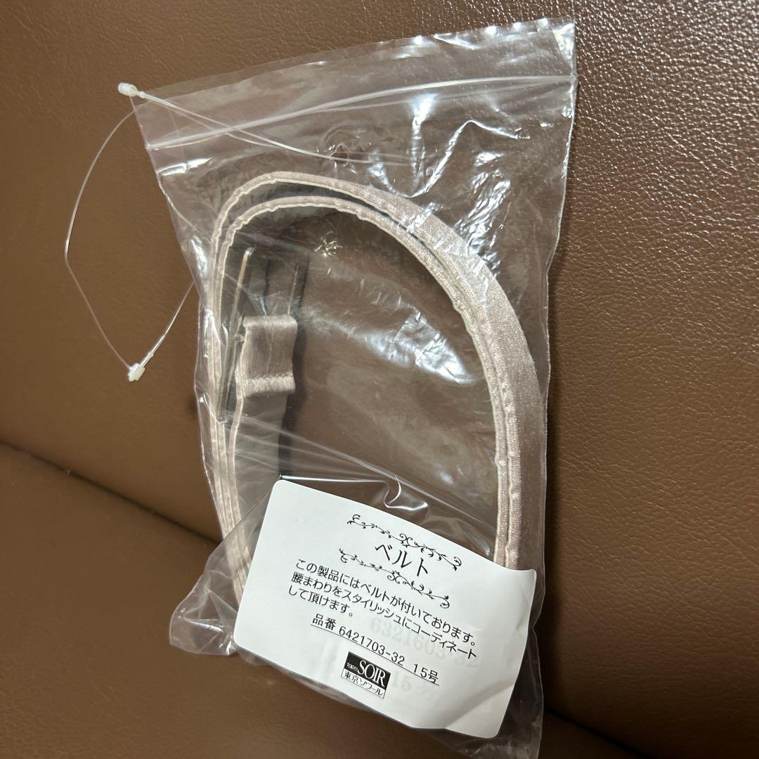 極美品　GENIE SOIR高級シャンタン生地ワンピース アンサブル15号