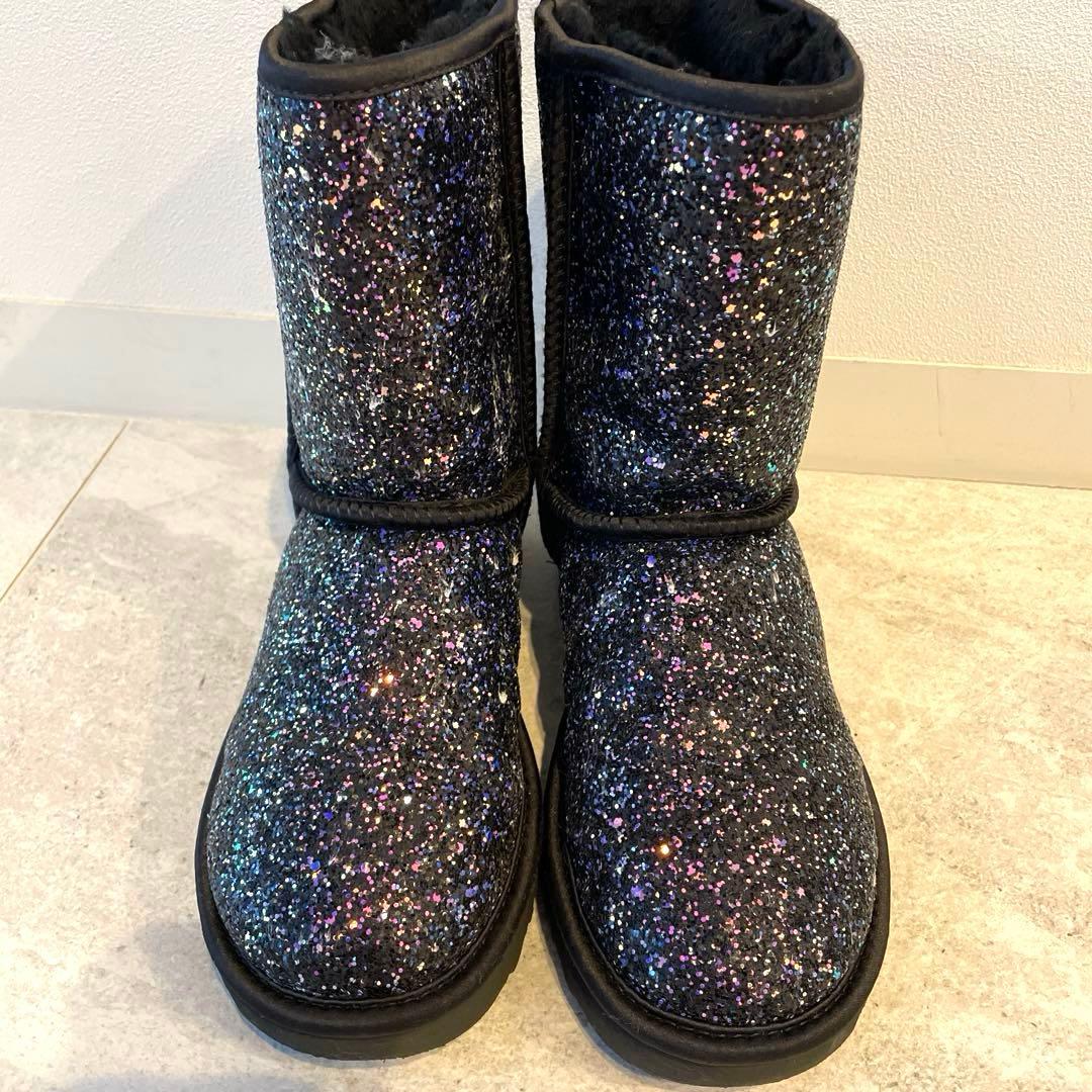 超美品　UGG CLASSIC　SHORT GLITTER