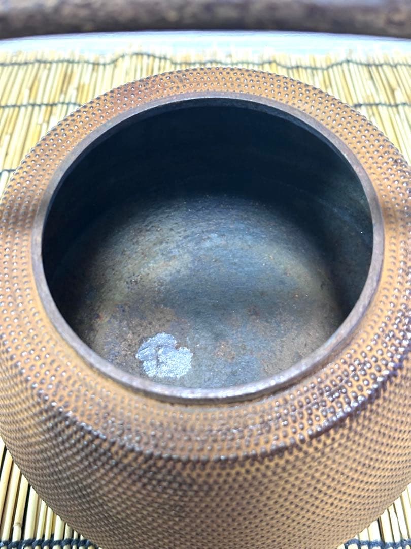 未使用、長期保管品　南部三厳堂　１２型九重アラレ　南部鉄瓶　南部鉄器　鉄瓶