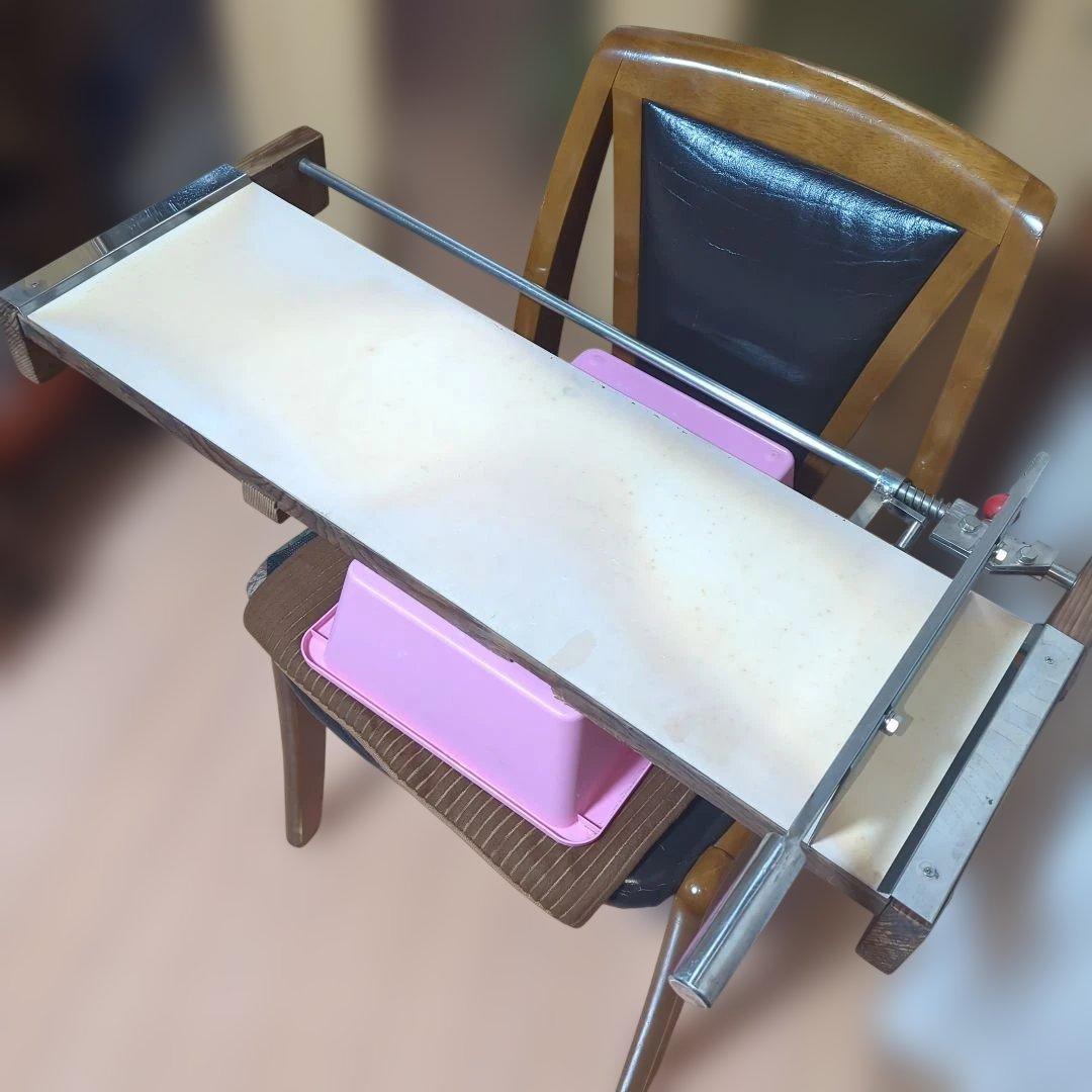 麺切りカッター　麺切り台　完動品　台の下部の横木が１本欠品