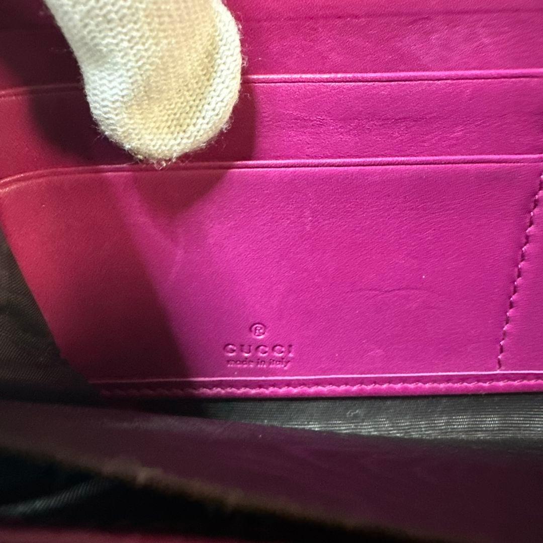 GUCCI（グッチ）マイクログッチシマ エナメルラウンドファスナー長財布