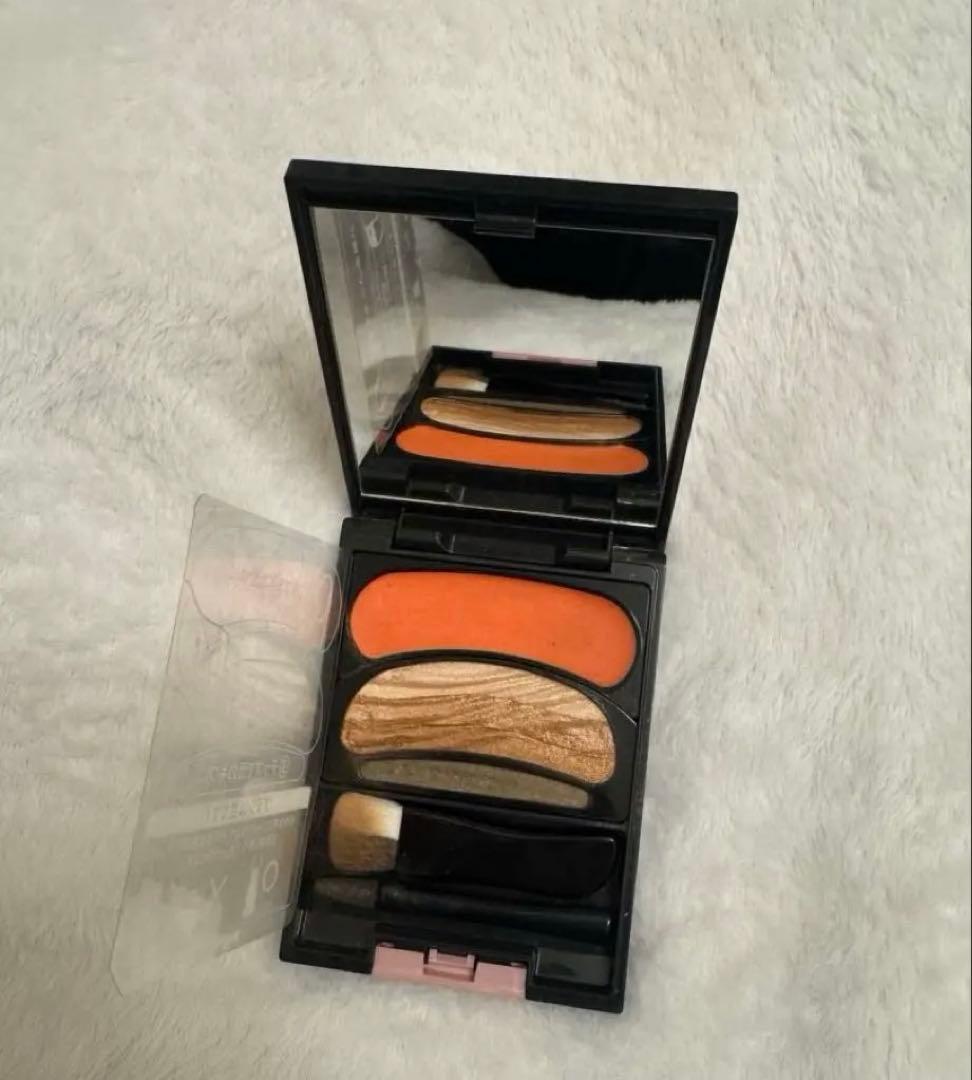 AUBE オーブ　ひと塗りグラデーション　アイシャドウパレット　N16