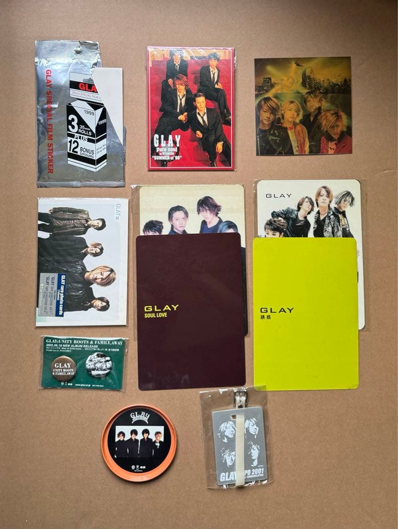 貴重品 GLAY CD VHS 初回特典 缶バッジ 下敷き ポストカード