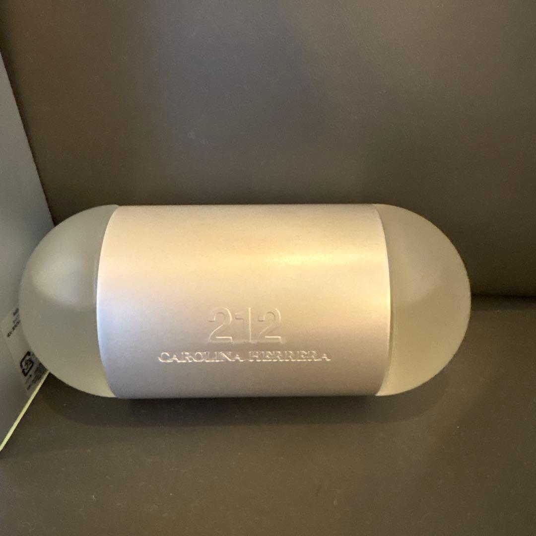 Carolina Herrera 212 NYC 香水 キャロライナヘレラ