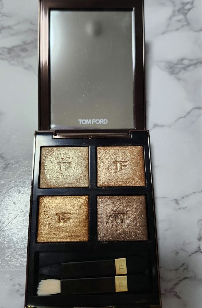 TOM FORD アイカラー　クォード　サスピション04A