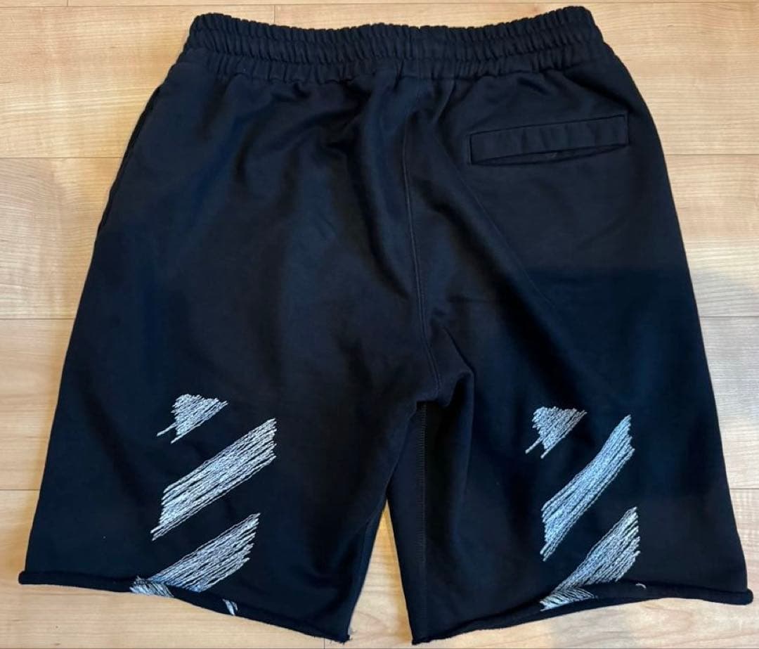 OFF-WHITE オフホワイト ハーフパンツ メンズ