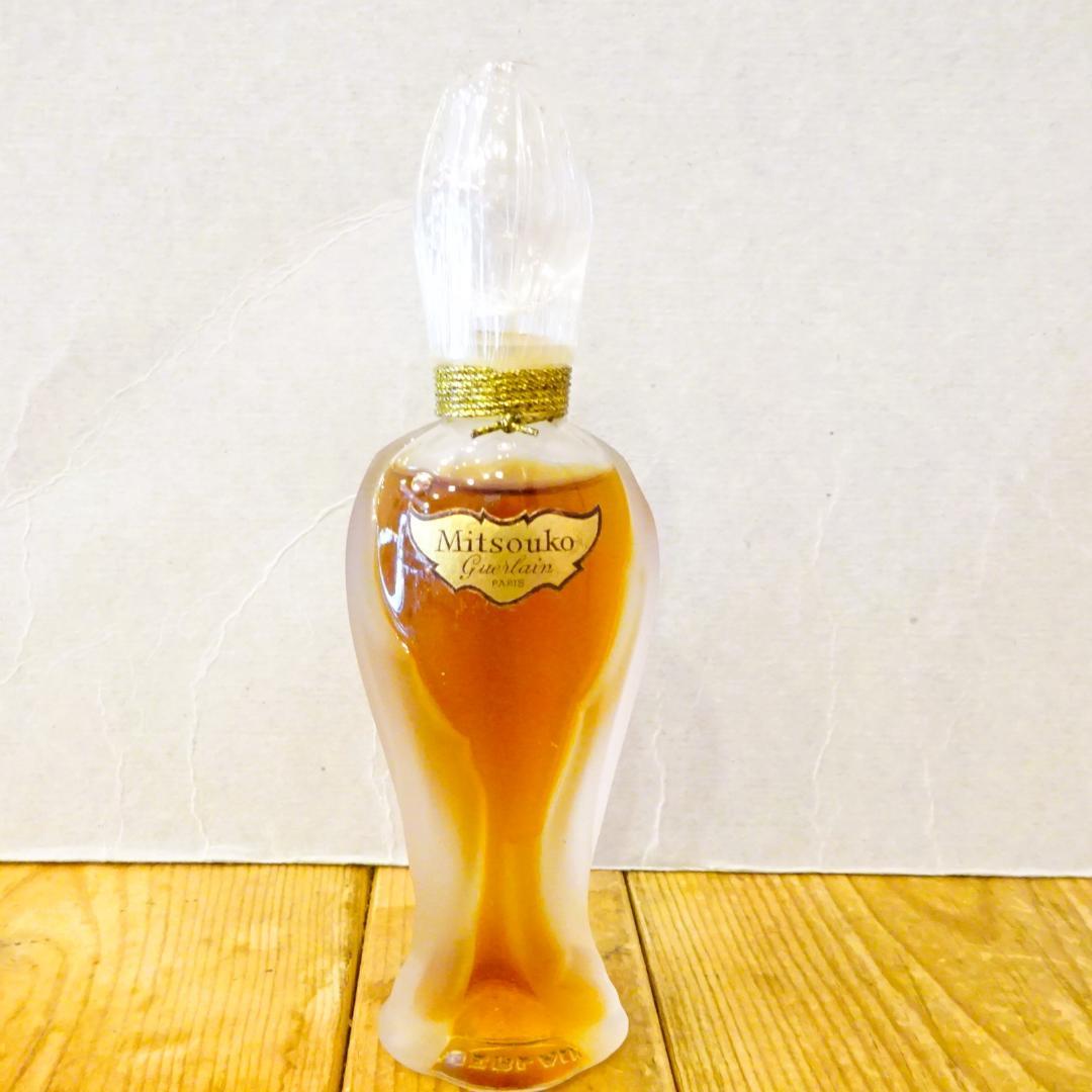 薔薇 つぼみ GUERLAIN mitsouko ミツコ パルファム 香水