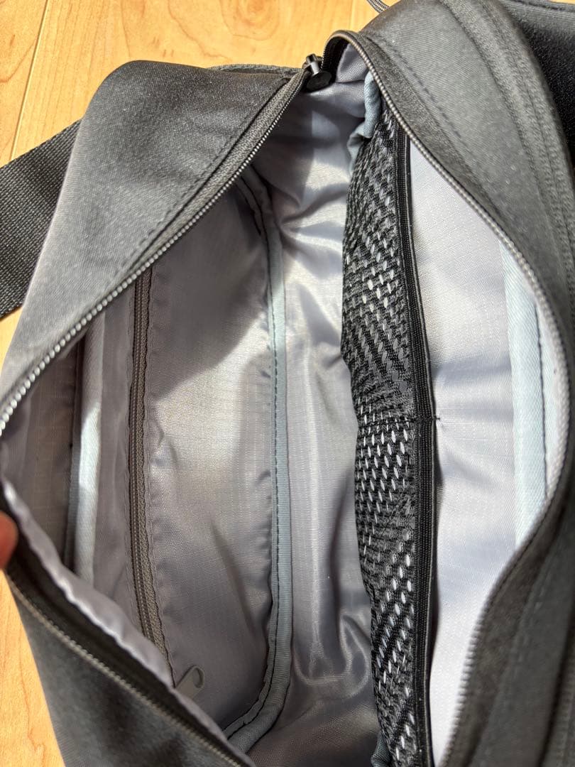 【超美品】POMULU ポムル 2WAYヒップシート ショルダーバッグ ブラック