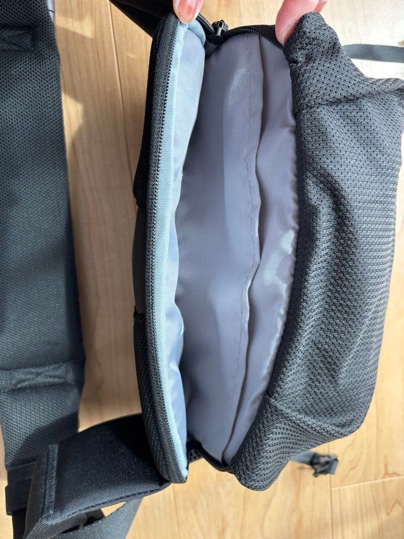 【超美品】POMULU ポムル 2WAYヒップシート ショルダーバッグ ブラック