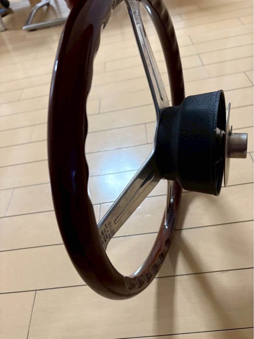 momo ウッドステアリング