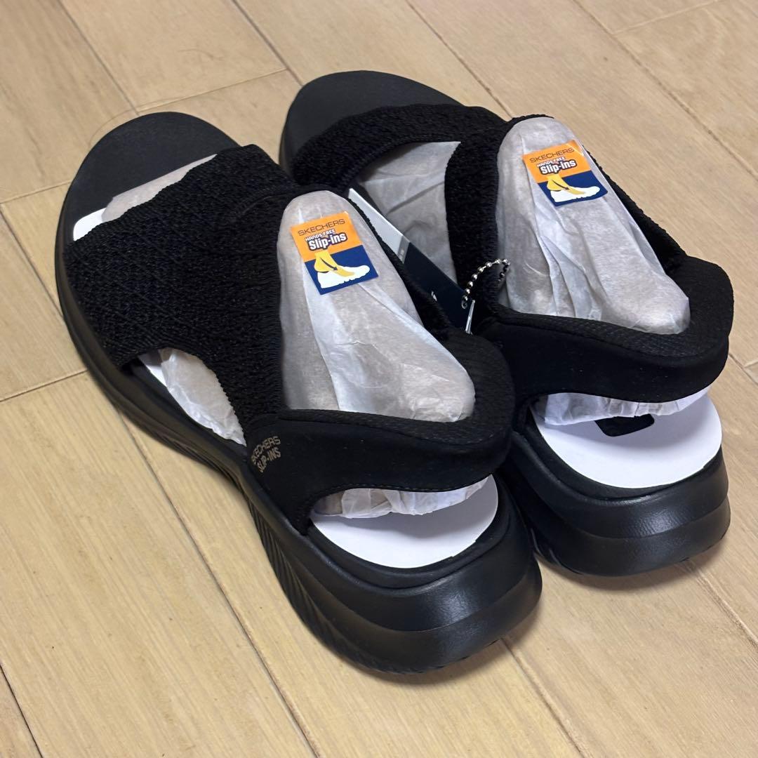 新品！SKECHERS スリップインズ　サンダル