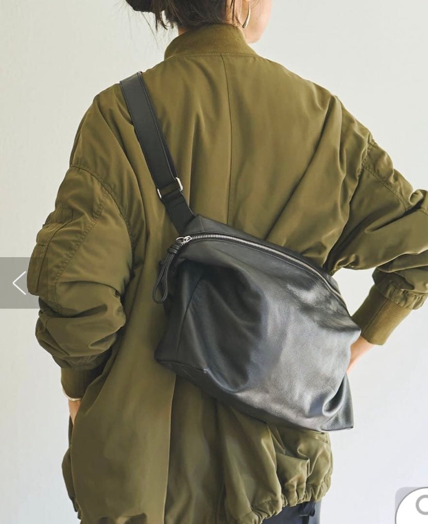 BEARDSLEY 牛皮ボディバッグ