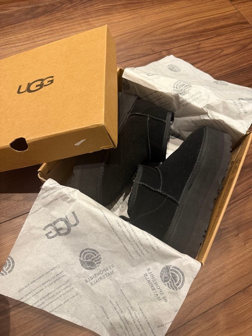 24 新品 UGG ムートンブーツ BLACK 黒