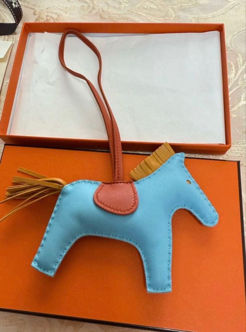 ⭐️未使用近い⭐️ エルメス ロデオ MM セレステ カーネリアン ブトンドール