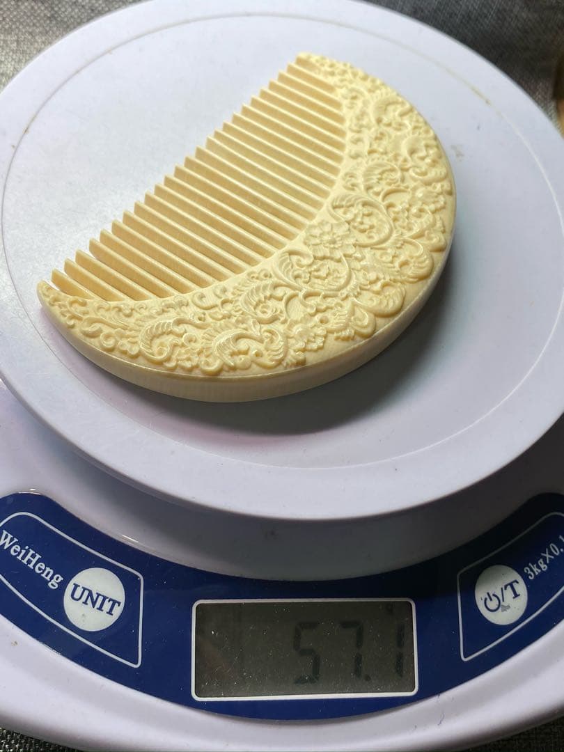 天然マンモス牙美しい彫刻 一櫛百順 髪櫛(57g)