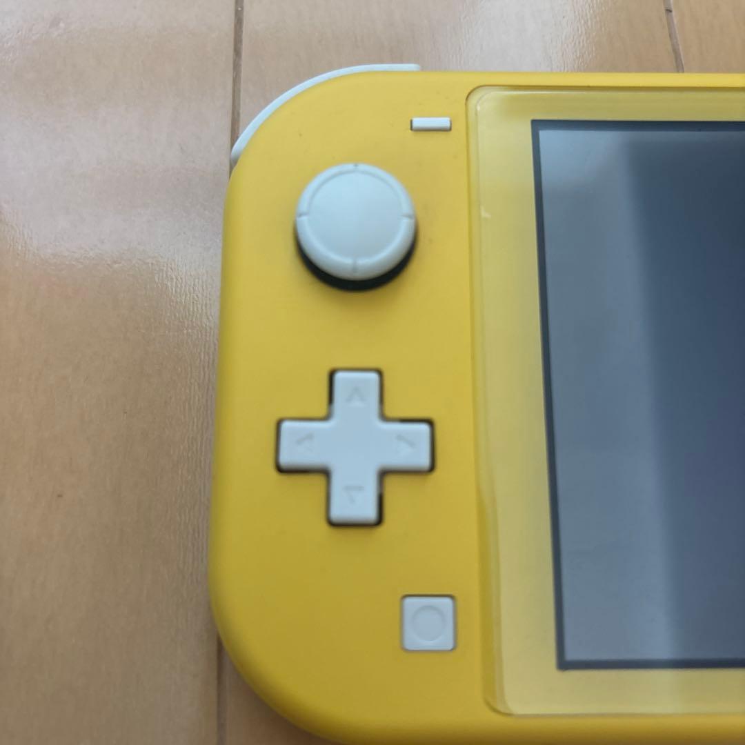 Nintendo Switch light 本体　イエロー