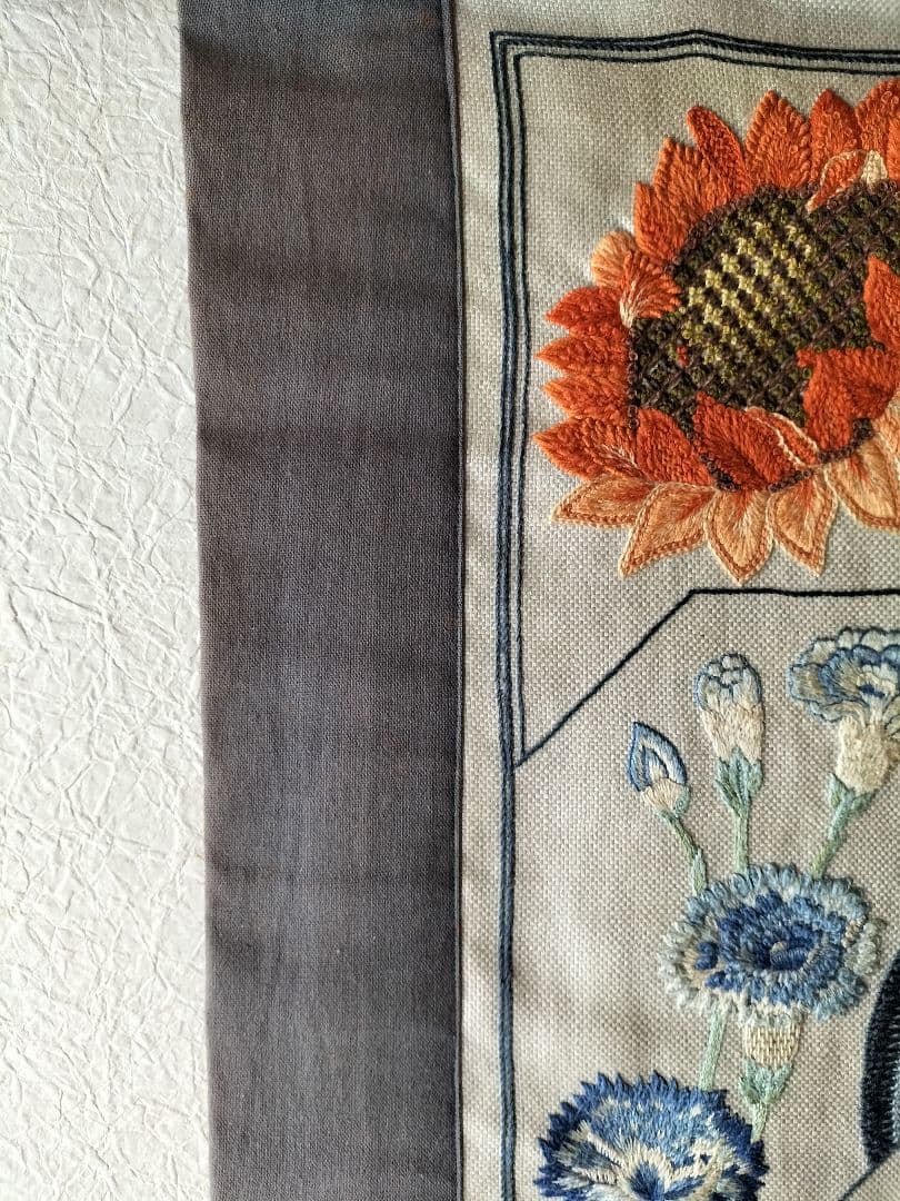 戸塚刺繍　花柄刺繍タペストリー